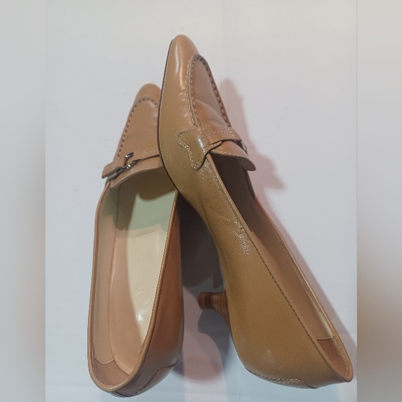 Tod's Classic Tan Leather Loafers - Picture 10 of 11